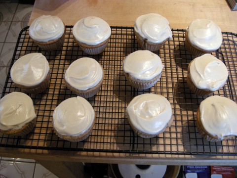 Frosted gluten free cupcakes