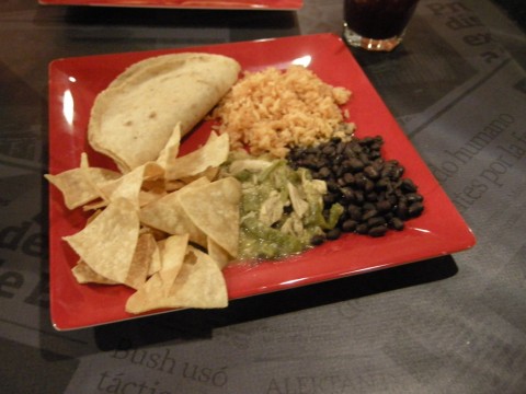 Gluten Free Plato Machos at Mi Mero Mole